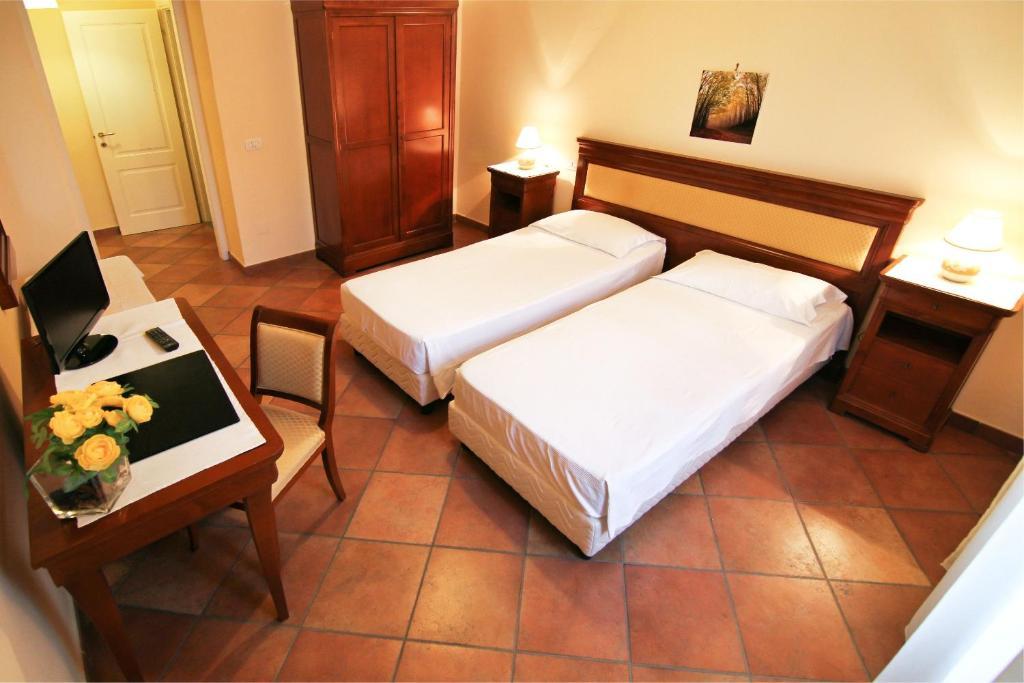 Hotel L' Antico Cortile Caserta Zimmer foto