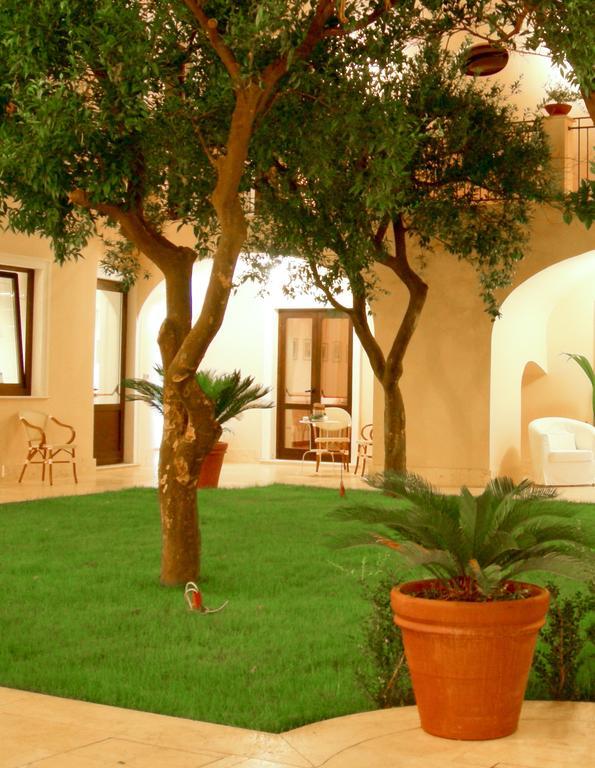 Hotel L' Antico Cortile Caserta Exterior foto